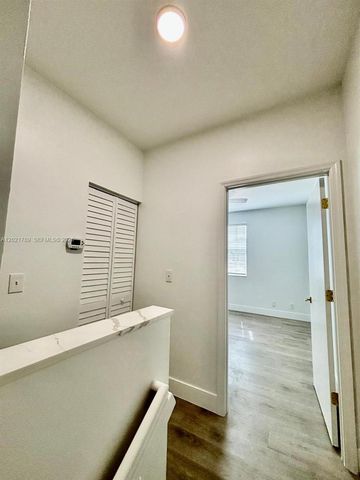 1498 Barcelona Way 3-21, Weston, FL 33327