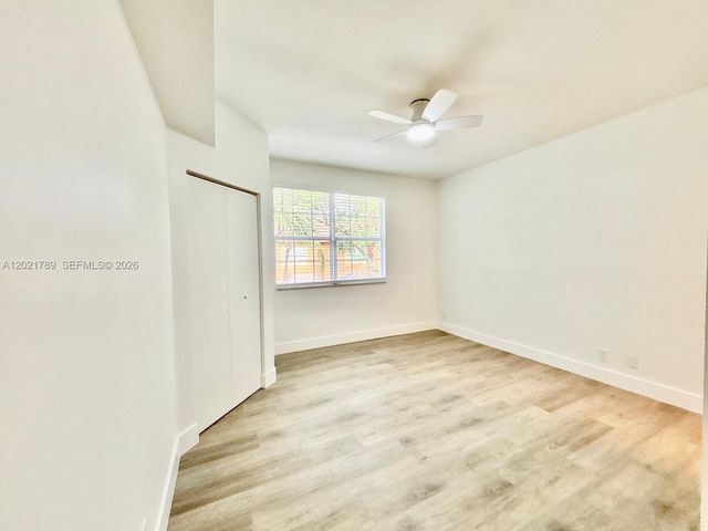 1498 Barcelona Way 3-21, Weston, FL 33327