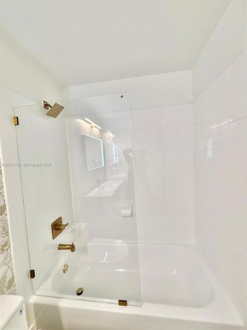 1498 Barcelona Way 3-21, Weston, FL 33327