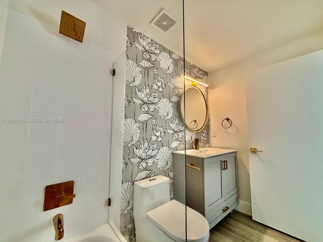 1498 Barcelona Way 3-21, Weston, FL 33327