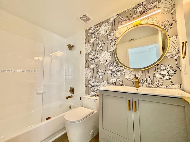 1498 Barcelona Way 3-21, Weston, FL 33327