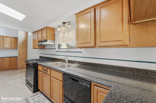 39904 Elmite Street, Harrison Twp, MI 48045