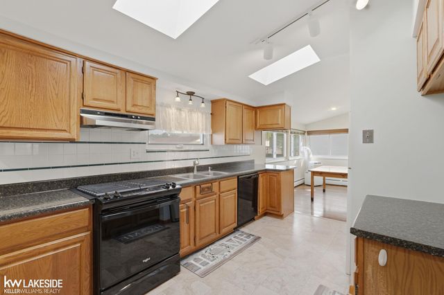 39904 Elmite Street, Harrison Twp, MI 48045