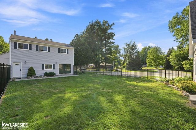 39904 Elmite Street, Harrison Twp, MI 48045