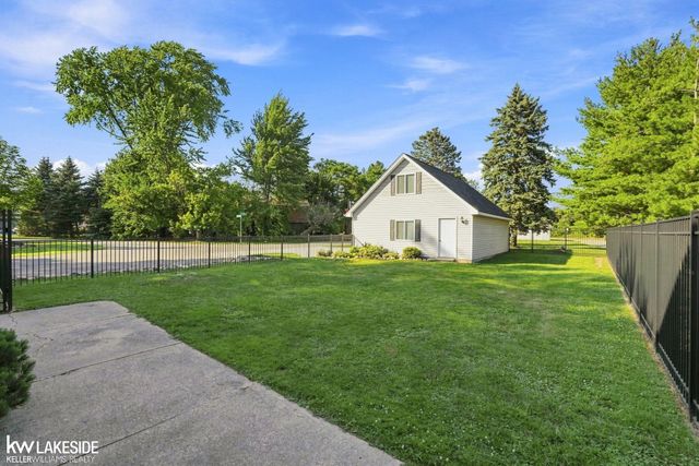 39904 Elmite Street, Harrison Twp, MI 48045