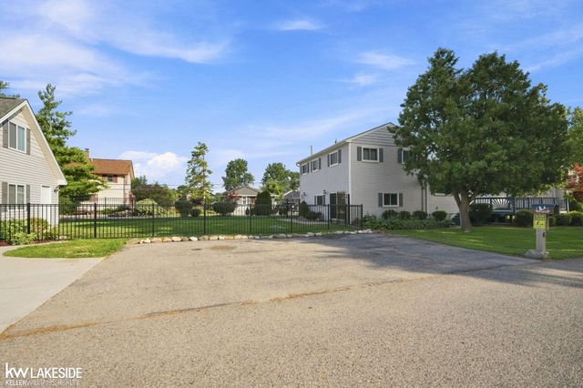 39904 Elmite Street, Harrison Twp, MI 48045