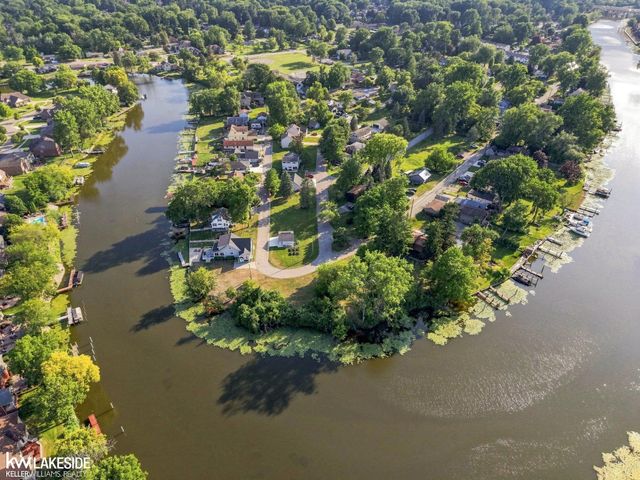39904 Elmite Street, Harrison Twp, MI 48045