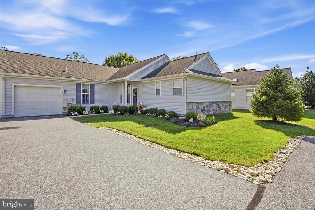 150 E FOXCHASE LN, GLEN MILLS, PA 19342 — exterior