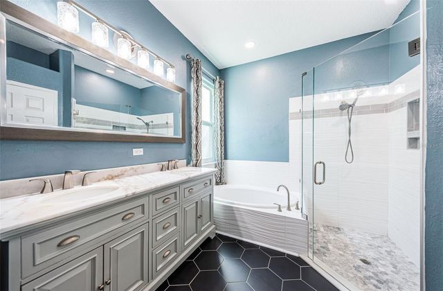 443 BRILAND STREET, Tarpon Springs, FL 34689