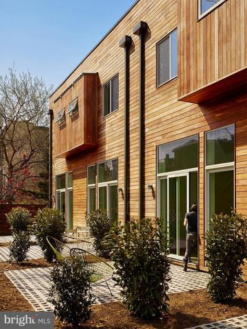 446 RIDGE ST NW, Washington, DC 20001