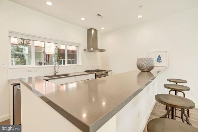 446 RIDGE ST NW, Washington, DC 20001