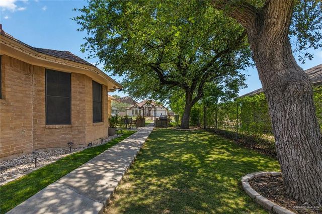 109 W Garfield Street, San Juan, TX 78589