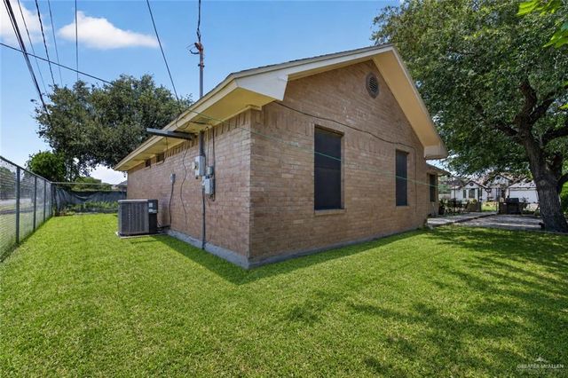 109 W Garfield Street, San Juan, TX 78589