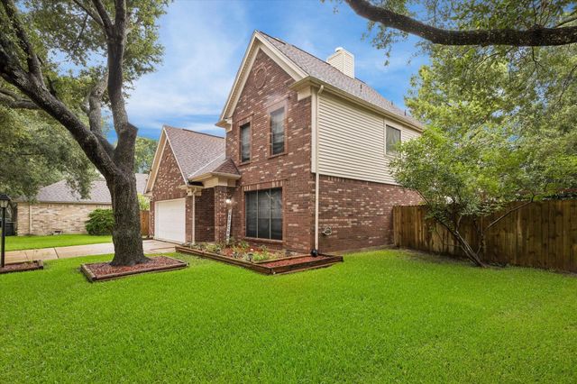 4011 Beechwood Drive, Pearland, TX 77584
