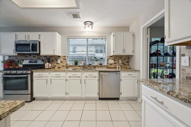 4011 Beechwood Drive, Pearland, TX 77584