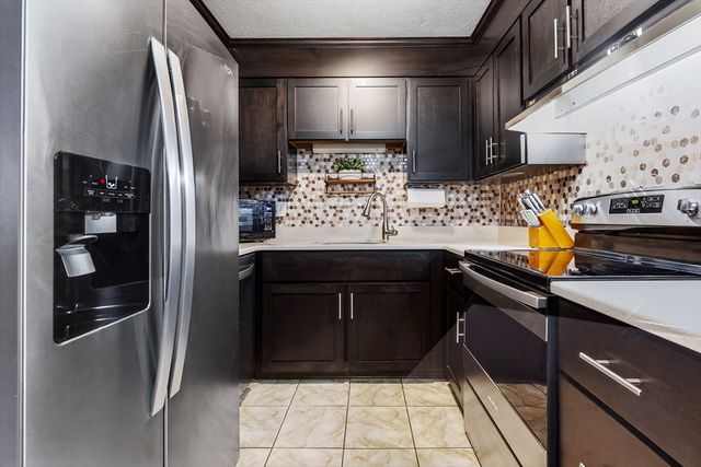 48 N Emerson St 1, Wakefield, MA 01880