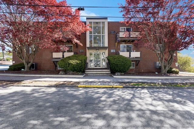 48 N Emerson St 1, Wakefield, MA 01880
