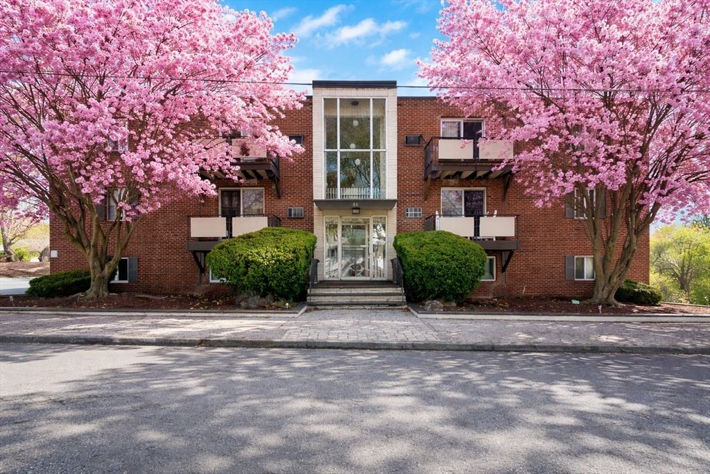 48 N Emerson St 1, Wakefield, MA 01880