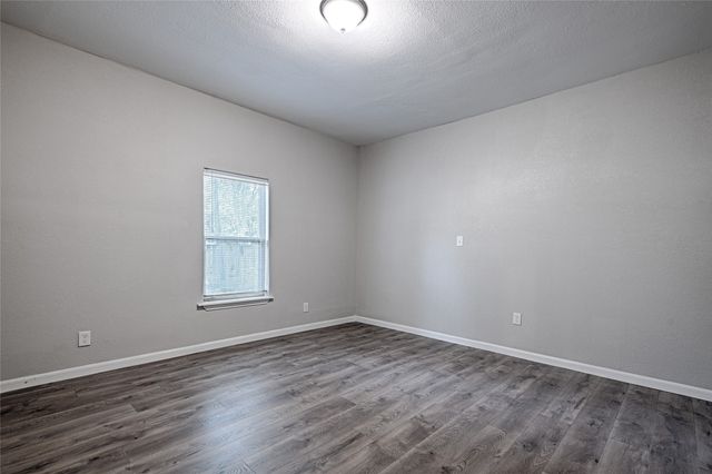 606 E Brin Street, Terrell, TX 75160