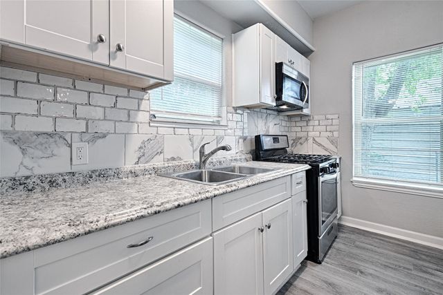 606 E Brin Street, Terrell, TX 75160