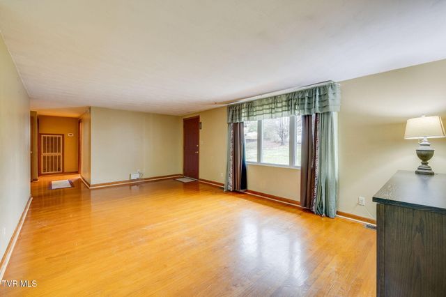 165 Astor Dr Drive, Gate City, VA 24251