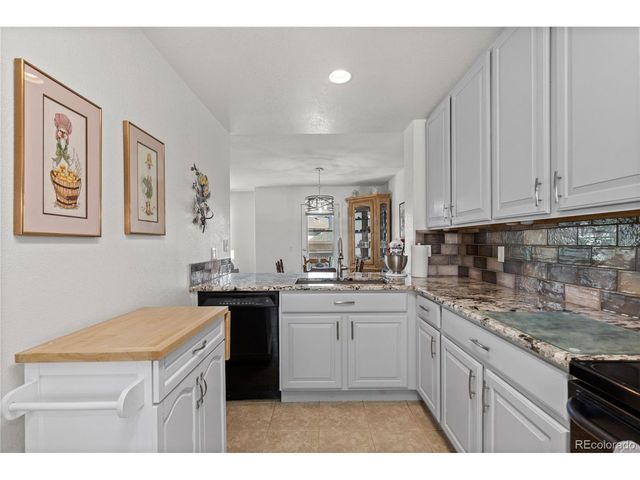 21965 E Irish Dr, Aurora, CO 80016