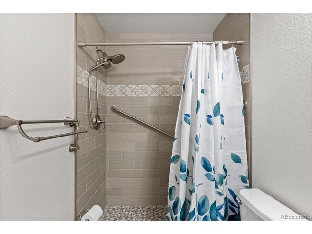 21965 E Irish Dr, Aurora, CO 80016