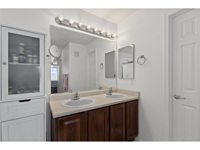 21965 E Irish Dr, Aurora, CO 80016