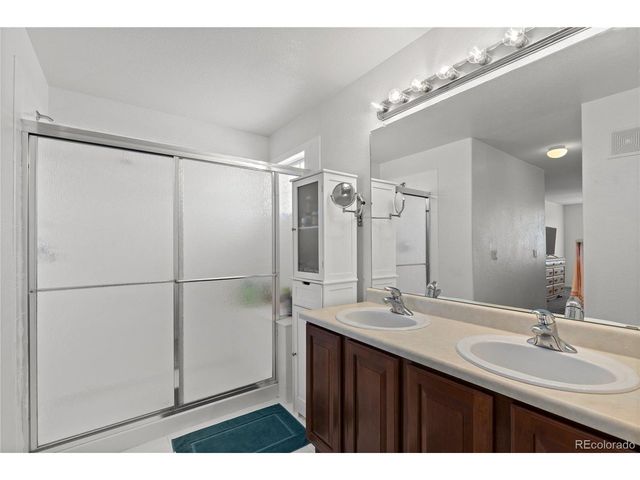 21965 E Irish Dr, Aurora, CO 80016