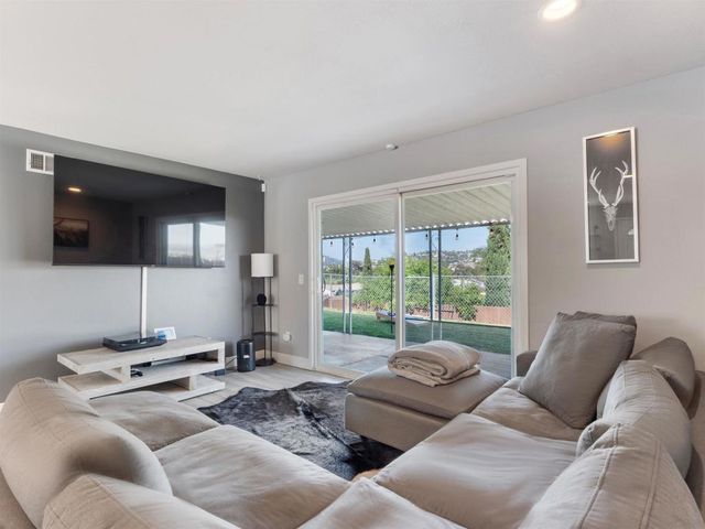 1051 Worthington, San Diego, CA 92114