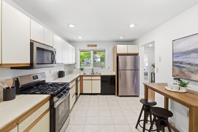 79 Parkhurst Drive 79, Westford, MA 01886