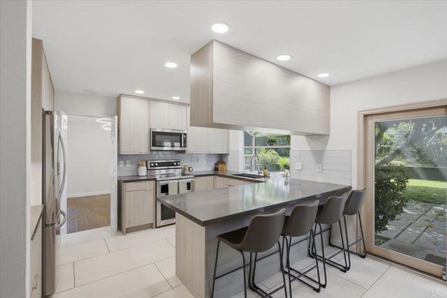 512 Tranquil Court, Encinitas, CA 92024