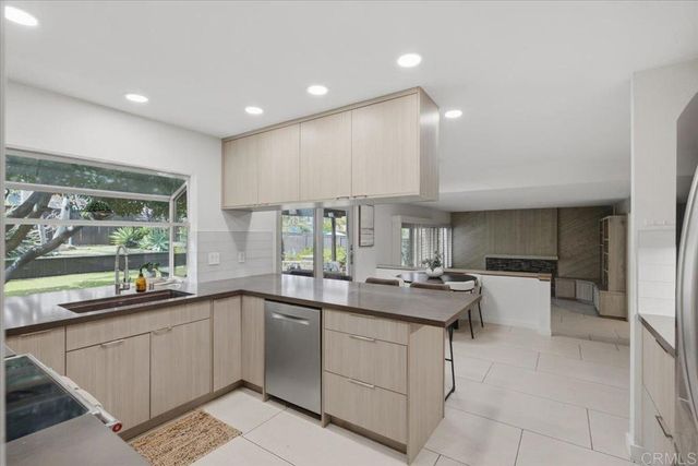 512 Tranquil Court, Encinitas, CA 92024