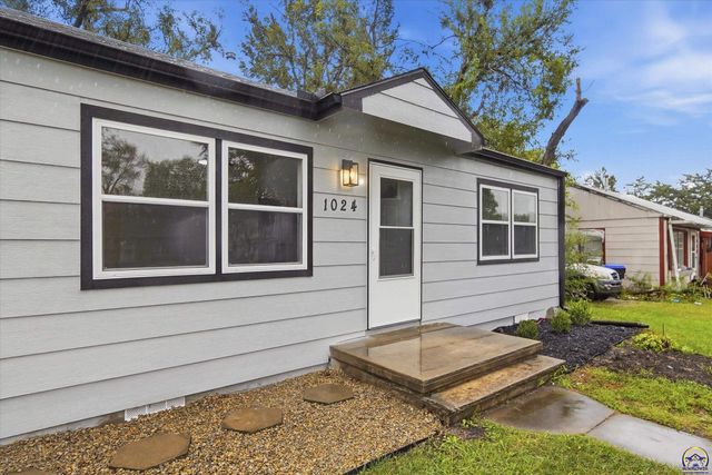 1024 SE 33rd TER, Topeka, KS 66605