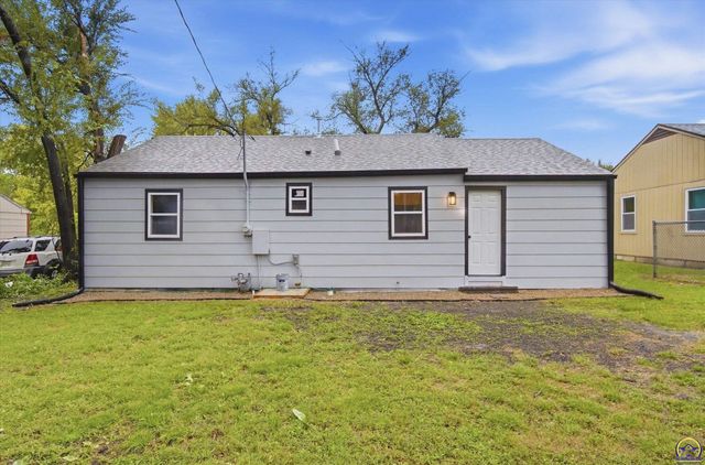 1024 SE 33rd TER, Topeka, KS 66605