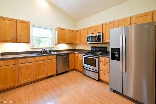 3108 Vermont Place, Green, OH 44312