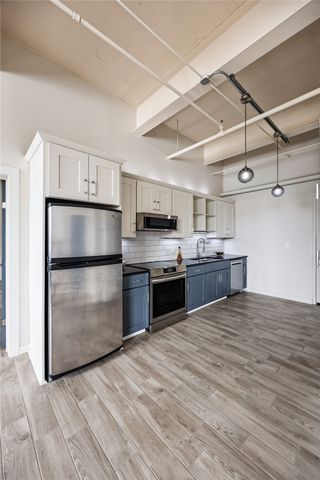 905 3rd Street SE 406, Cedar Rapids, IA 52401