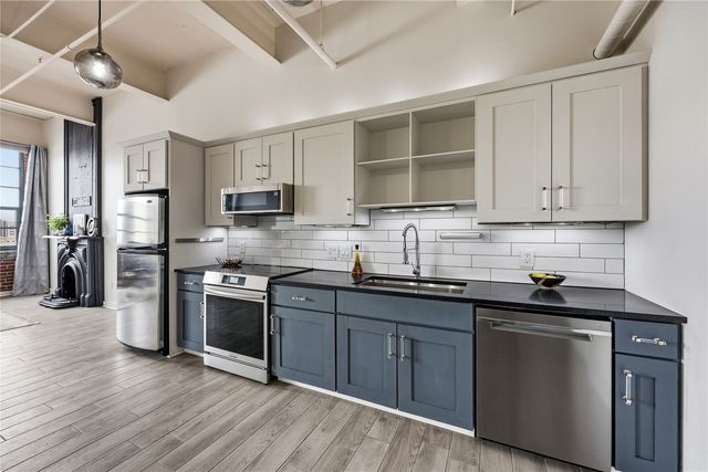 905 3rd Street SE 406, Cedar Rapids, IA 52401