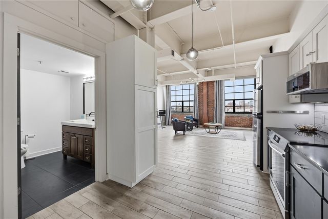 905 3rd Street SE 406, Cedar Rapids, IA 52401
