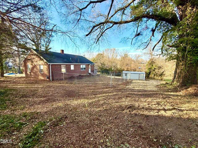 325 Courtland Terrace, Burlington, NC 27217