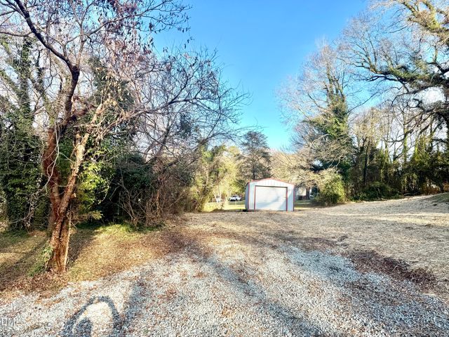 325 Courtland Terrace, Burlington, NC 27217