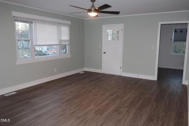 325 Courtland Terrace, Burlington, NC 27217