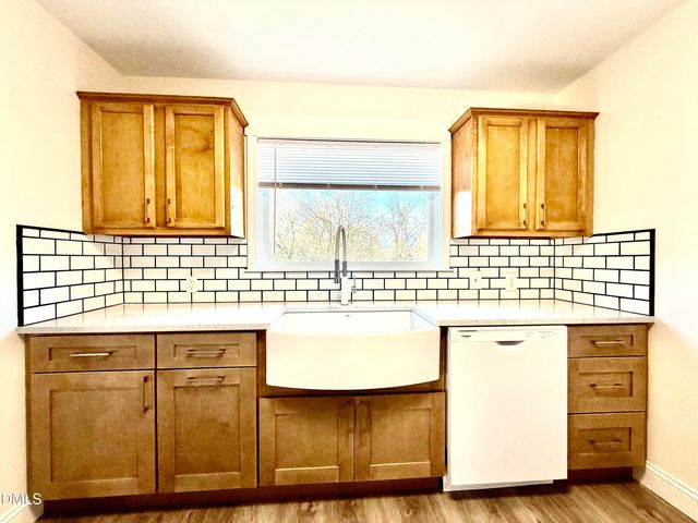 325 Courtland Terrace, Burlington, NC 27217