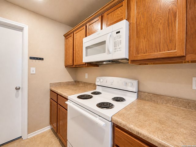 3961 Whisper Field, Schertz, TX 78108