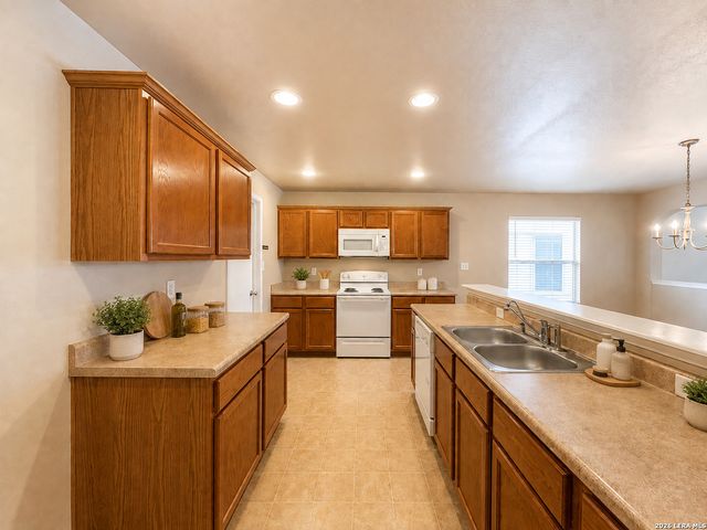 3961 Whisper Field, Schertz, TX 78108
