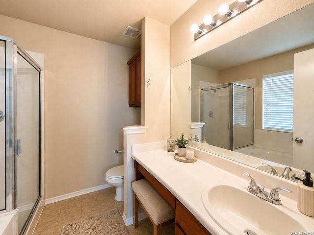 3961 Whisper Field, Schertz, TX 78108