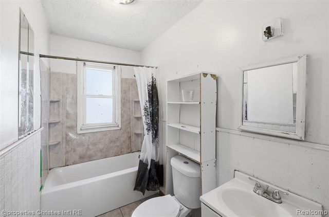 17139 Mackay Street, Detroit, MI 48212