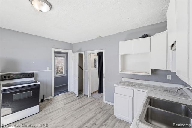 17139 Mackay Street, Detroit, MI 48212