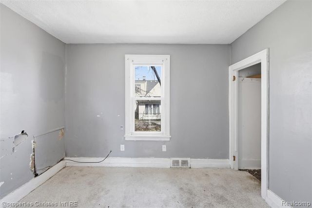 17139 Mackay Street, Detroit, MI 48212