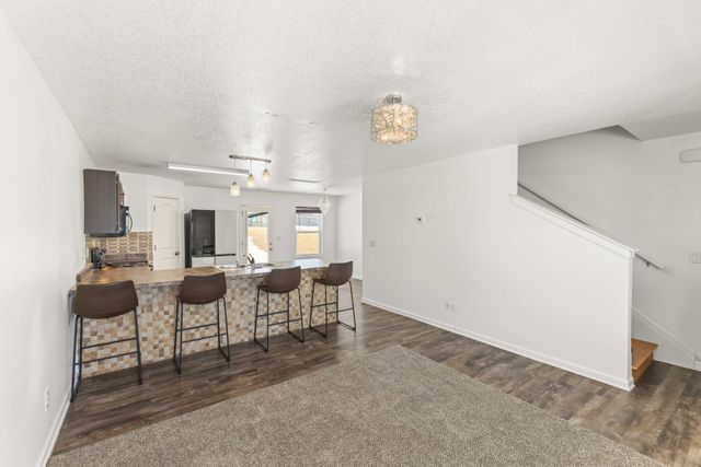 345 Hillside Drive, Pleasant Hill, IA 50327